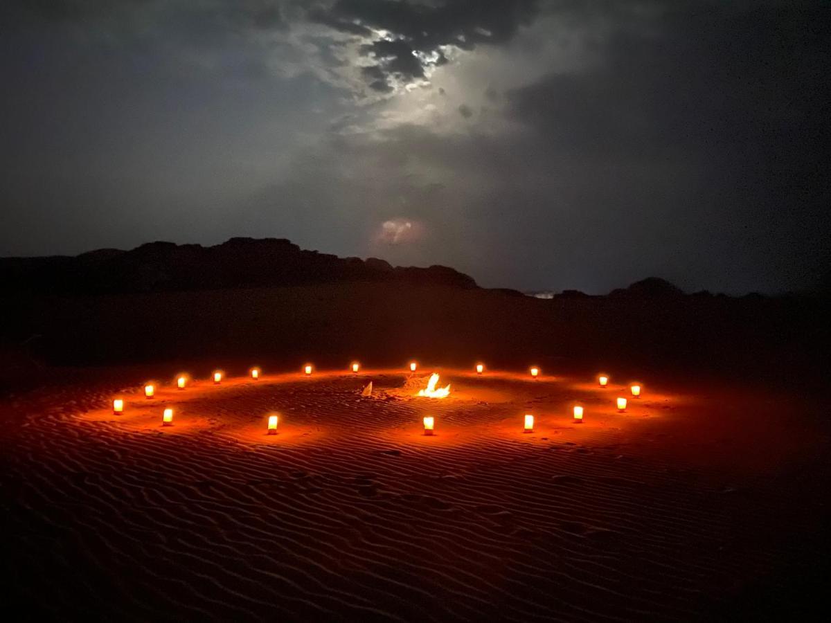 Rum Four Mountain Luxury Camp Wadi Rum Bagian luar foto