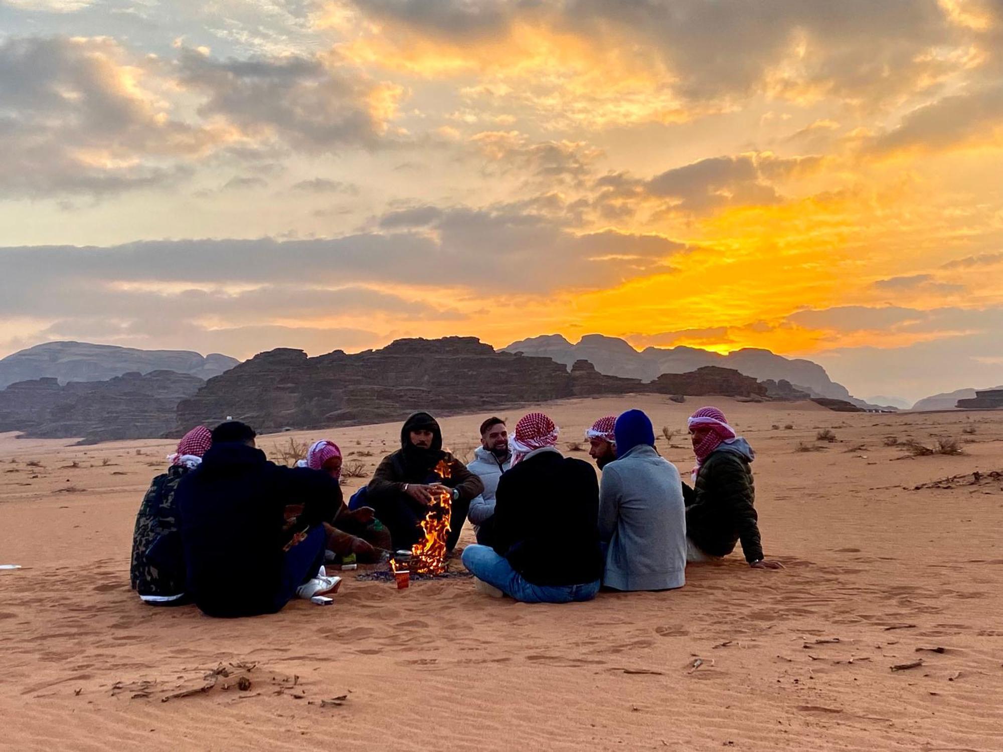 Rum Four Mountain Luxury Camp Wadi Rum Bagian luar foto