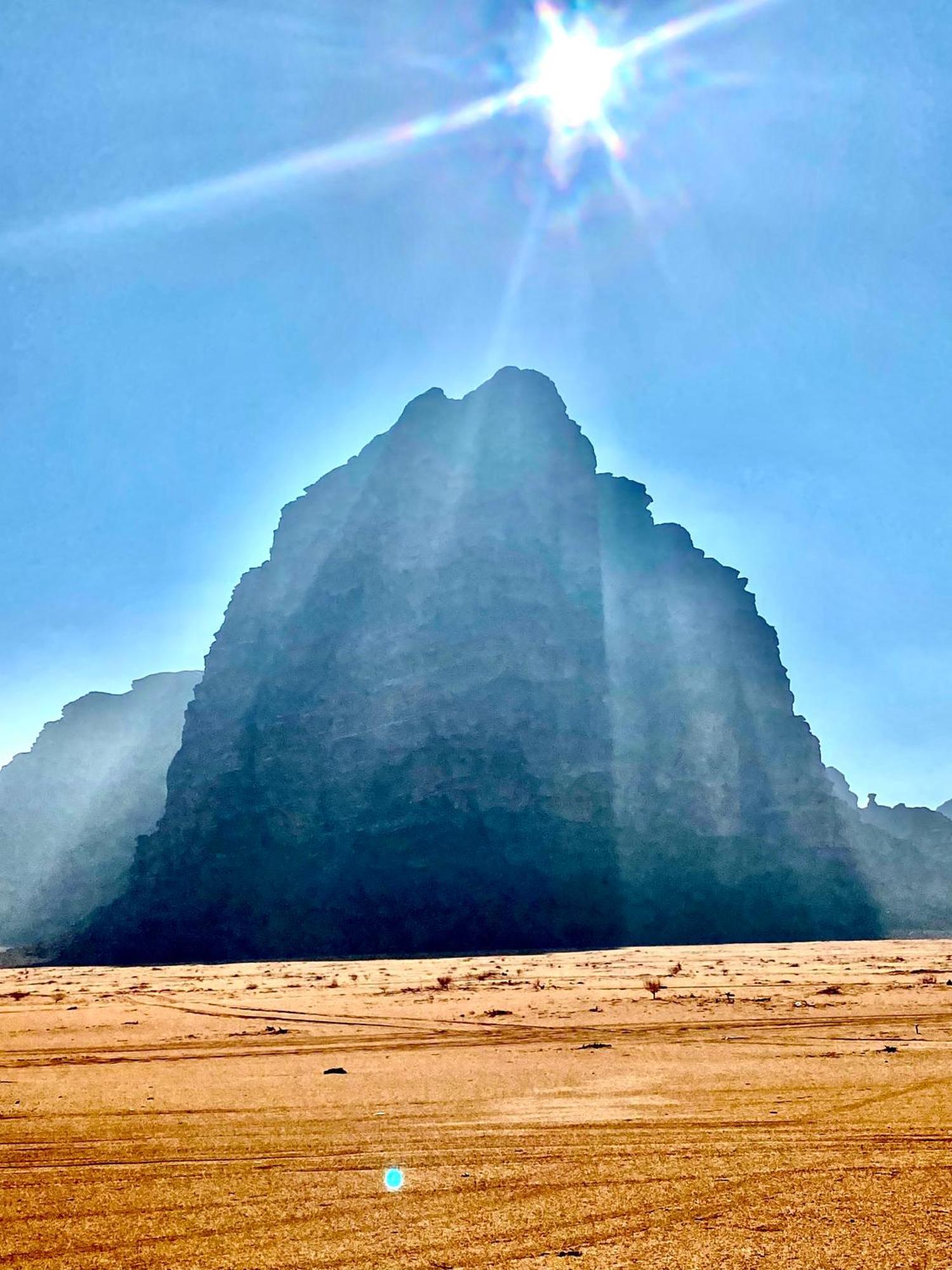 Rum Four Mountain Luxury Camp Wadi Rum Bagian luar foto