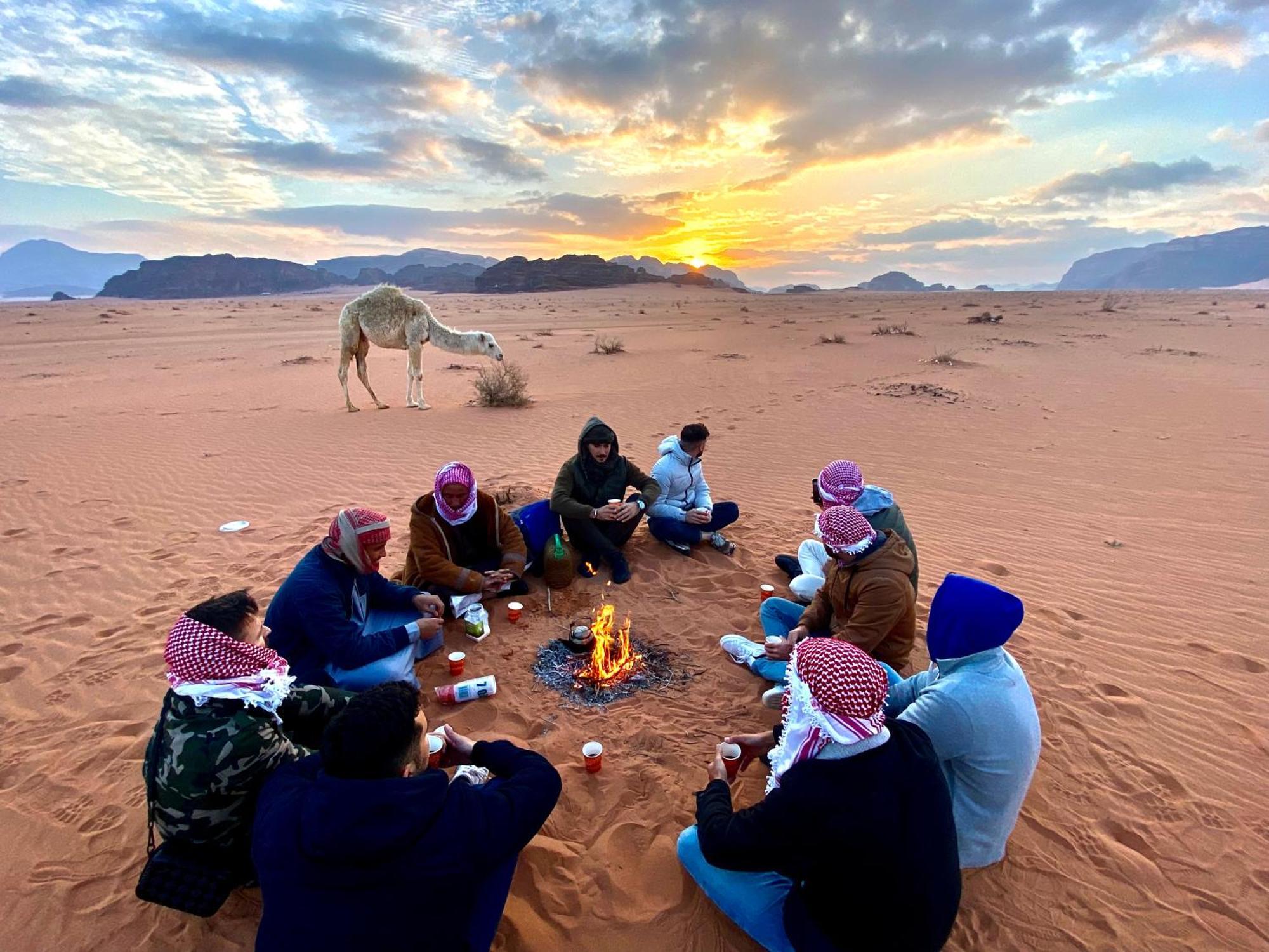 Rum Four Mountain Luxury Camp Wadi Rum Bagian luar foto