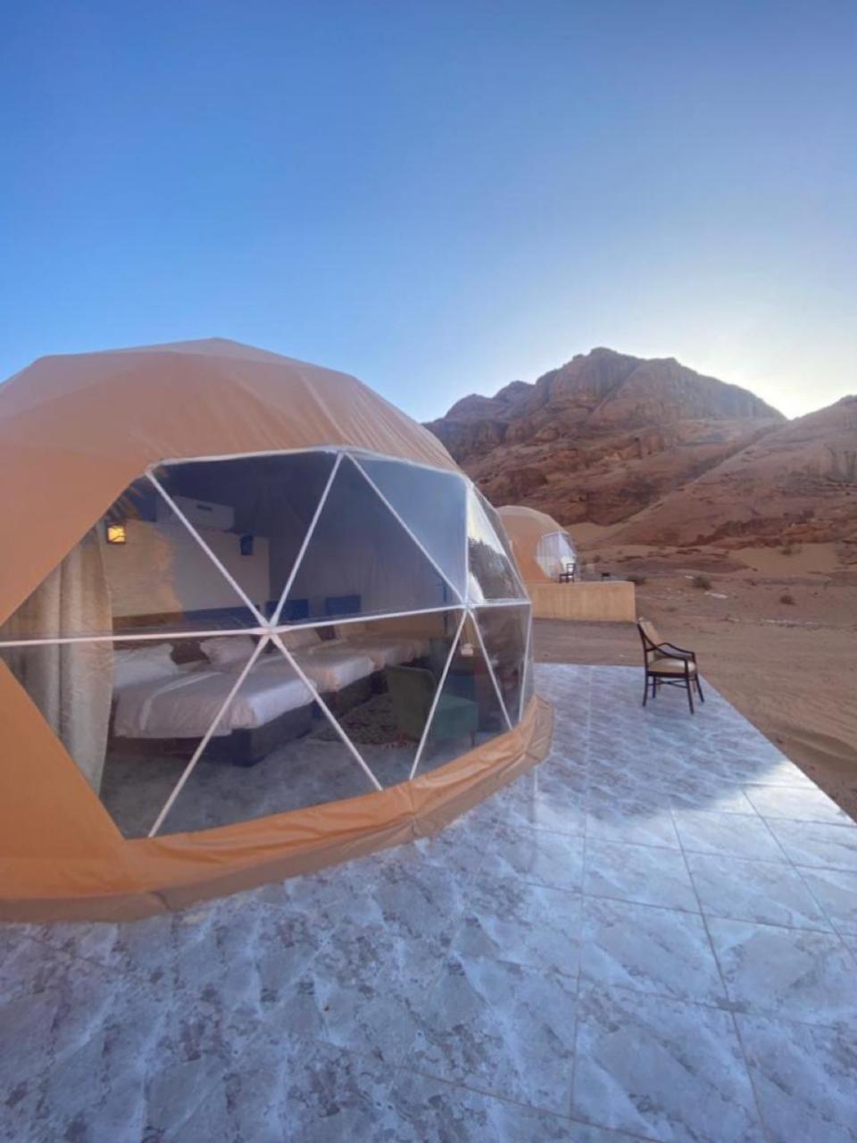 Rum Four Mountain Luxury Camp Wadi Rum Bagian luar foto