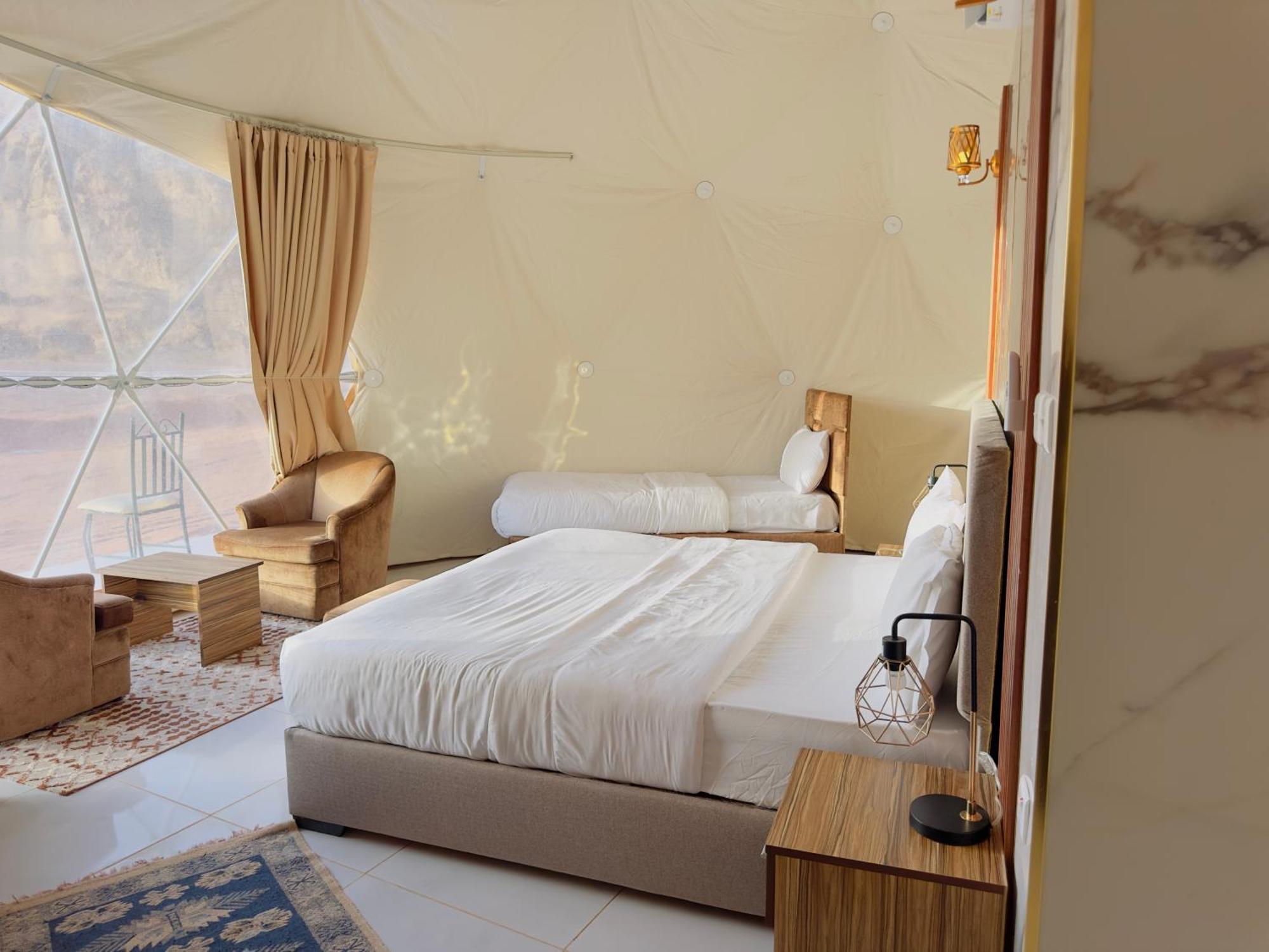 Rum Four Mountain Luxury Camp Wadi Rum Bagian luar foto