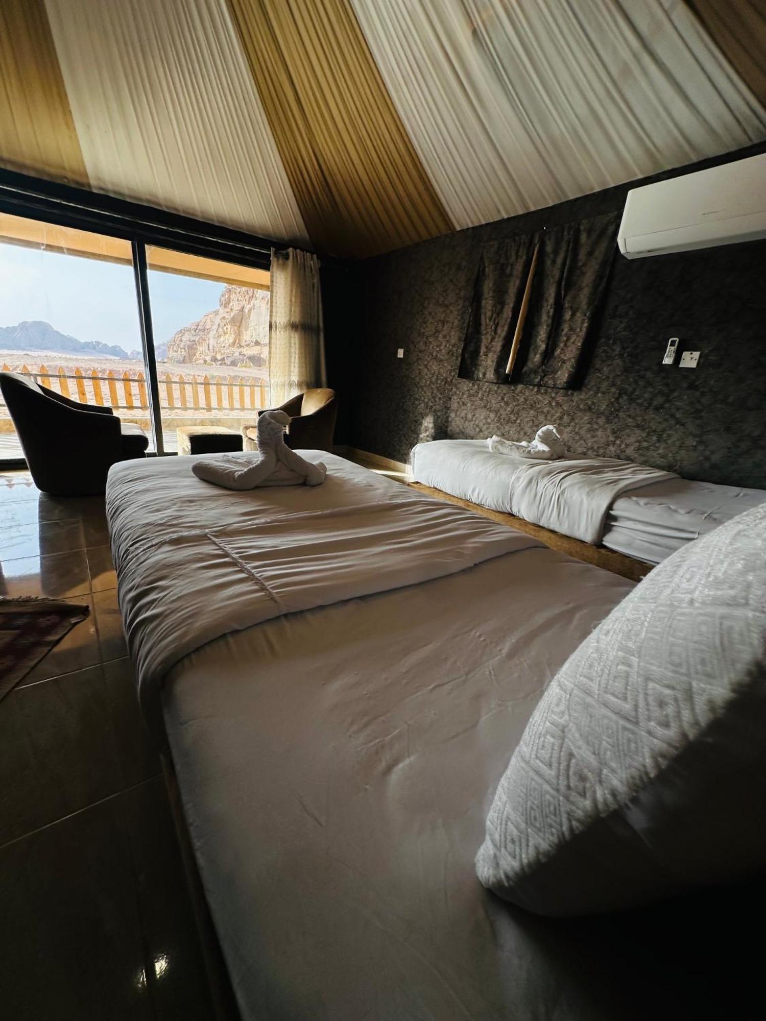 Rum Four Mountain Luxury Camp Wadi Rum Bagian luar foto
